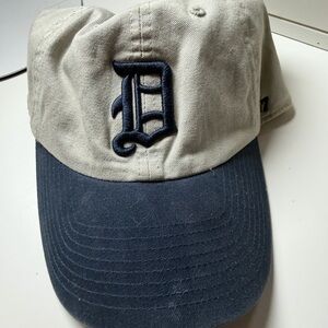 Detroit Tigers Women’s hat - 47 Brand Beige and Navy Embroidered Logo Cap